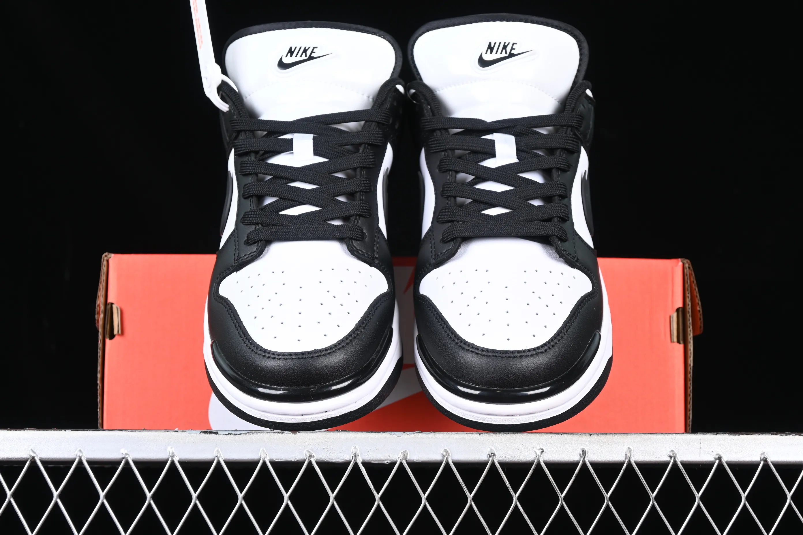 All categories Nk SB Dunk series Nk SB Dunk Low low-top sneakers Nk Dunk Low Twist Panda Panda black and white SB low-top sports and leisure sneakers DZ2794-001